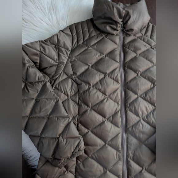 Eddie Bauer Women's Down Bronze Gold Quilted Tan Puffer Jacket L Large Petite - Picture 2 of 8